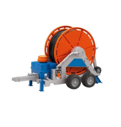 Bruder Przyczepa do zraszaczy 1:16 z dużym bębnem, wężem 1,8 m i rozstawionymi podporami